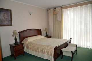 Гостиница Олимп Светлогорск Апартаменты с видом на сад-1